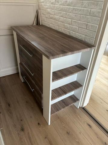 Houten commode met lades en planken