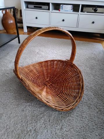 Rieten lectuurmand