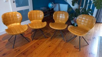 4 stoelen van het merk ZUIVER
