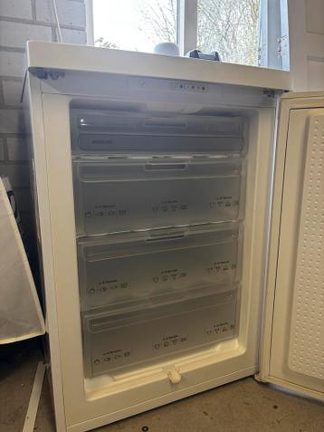 Gratis: Siemens vriezer