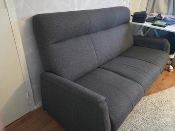 Nette bruine/grijze bank