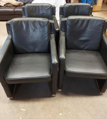 Zwarte eettafel stoelen 4 stuks gratis op te halen
