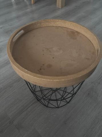 Gratis Bijzettafel met metalen onderstel
