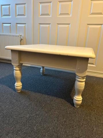Wit houten tafel 75 x 75 x 46cm