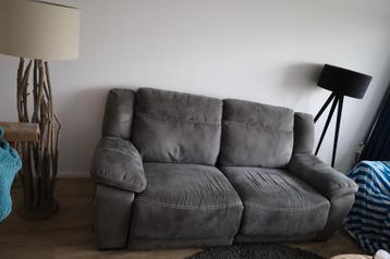 ruime 2en half zit   bank electrisch verstelbaar