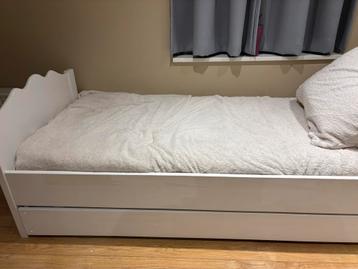 Bedframe met lattenbodem en bedlade met twee vakken