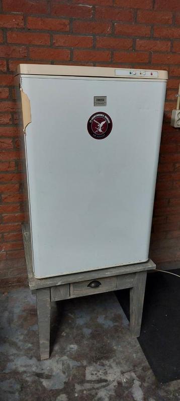 Gratis af te halen Zanussi tafelmodel vriezer.