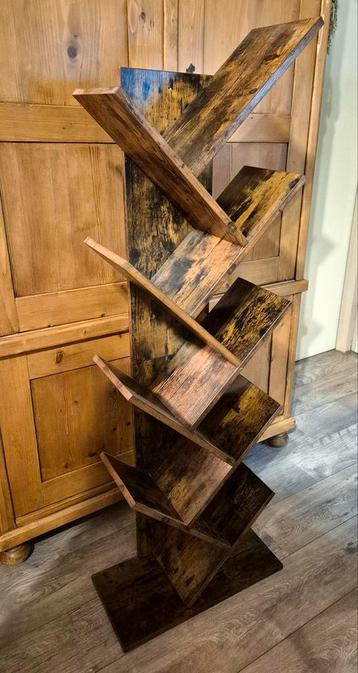 GRATIS boekenkast MOET WEG!