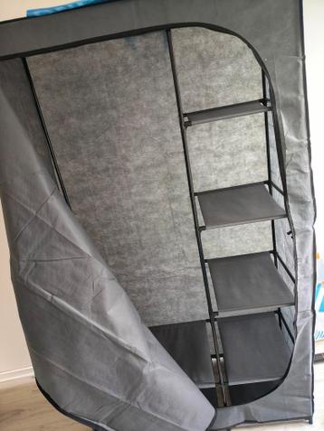 Zo goed als nieuwe kledingkast van Lidl