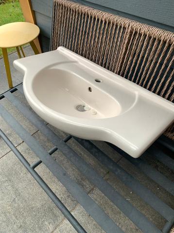 porseleinen wasbak, GRATIS