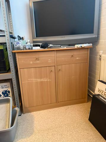 Houten kastje - gratis af te halen MOET WEG!!!