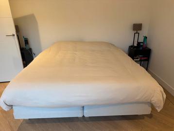 Gratis: ikea 2 pers boxspring bed met toebehoren