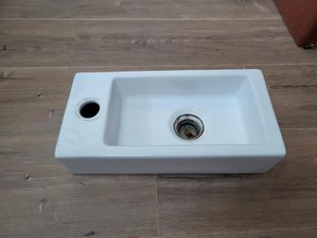 Gratis - kleine wasbak badkamer