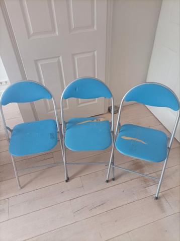 Gratis Set van 3 blauwe klapstoelen