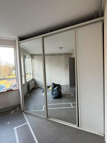 Gratis kastdeuren met rails