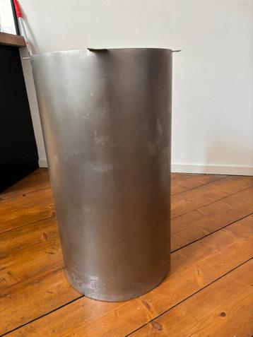 Houten tafel met RVS poot gratis op te halen vandaag