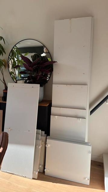 Witte meubelpanelen inloopkast - restanten