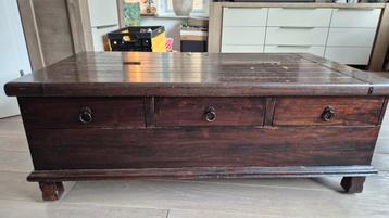 Robuuste salontafel kist Gratis