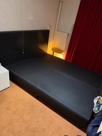 Zwart bed (boxspring) in goede staat