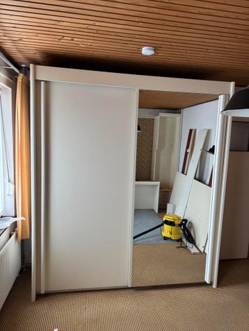 Grote kledingkast hang en planken 225/198/67