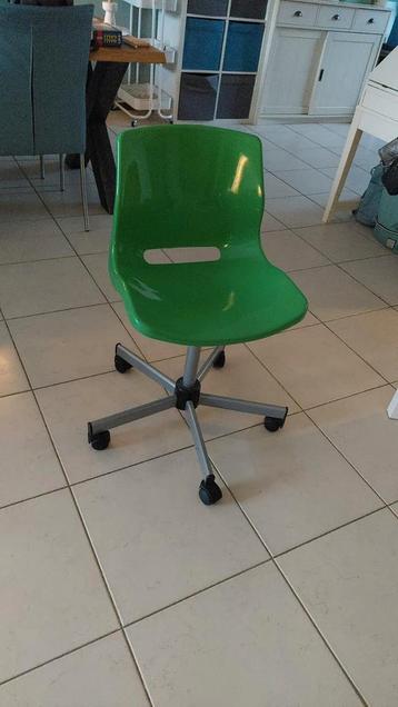 Groene IKEA bureaustoel voor kind
