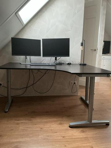 Hoekbureau van IKEA