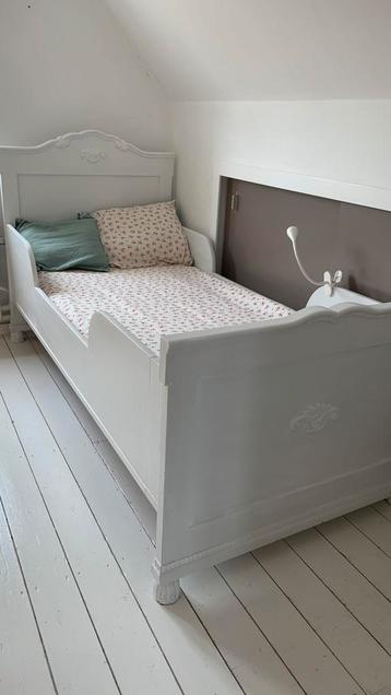 Gratis prachtig houten bed