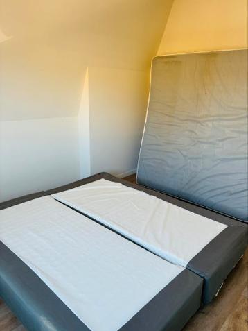 IKEA ESPEVÄR boxspring 180x200 (2x 90) - matrassen gratis