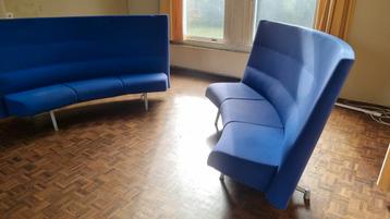 2 Grote Blauwe Auping Banken - Showroommodel