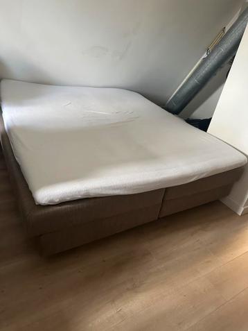 Gratis 2-persoonsbed 180x200. Morgana boxspring, netjes