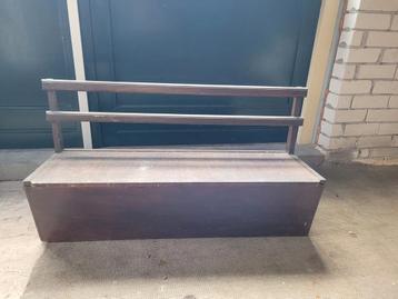 Houten bankje met opbergruimte