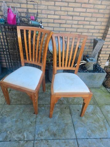 Gratis 2 teak stoelen