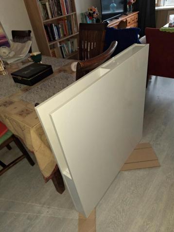 Grote hoogglans witte salontafel