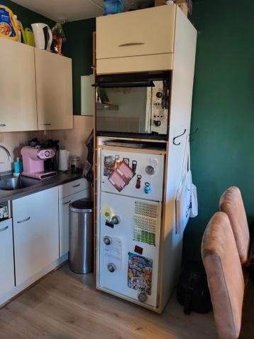Inbouw oven en koelkast met flessenrek