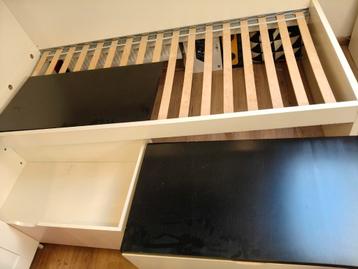 Eenpersoonsbed 200x90 met opbergkisten