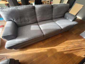 Grijs Bankstel en 2 stoelen