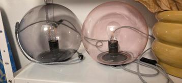 Set van twee moderne glazen lampen