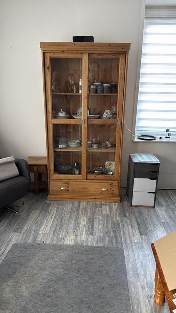 Gratis hoekkast en servieskast