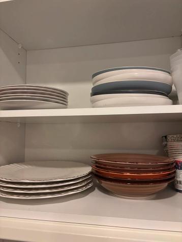 Diverse borden set: 4 grote, 4 diepe, 14 ontbijtborden