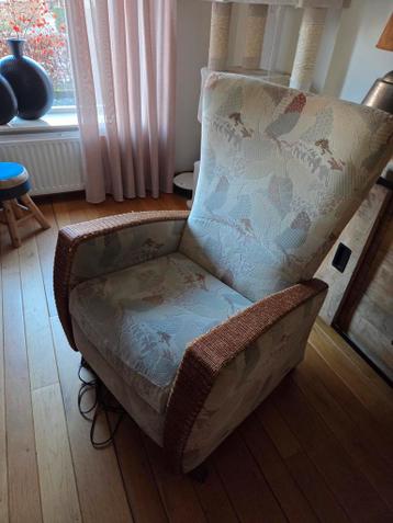 Comfortabele luierstoel met massagefunctie