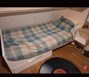 gratis bed met lade wit strak bed