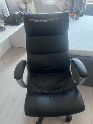 Gratis Zwarte Bureaustoel - Beschadigd - Alkmaar
