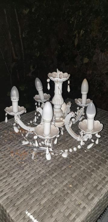 Witte kroonluchter met 5 armen