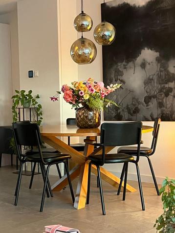 Gratis op te halen: ronde, houten eettafel