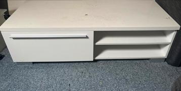 Strak tv-meubel met opbergruimte