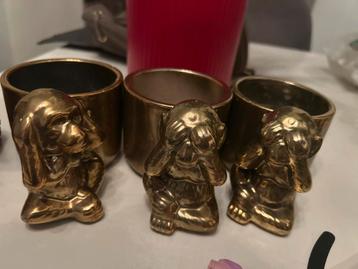 Gratis gouden beeldjes 'niets zien, horen, zeggen'