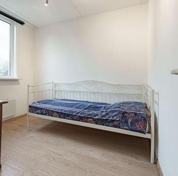 Eenpersoons bed, wit, metaal, gratis af halen op 19 februari