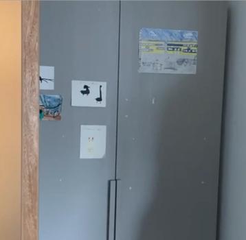 Grijze Houten Kledingkast