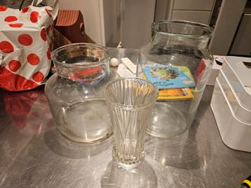 Glazen potten en vaas GRATIS