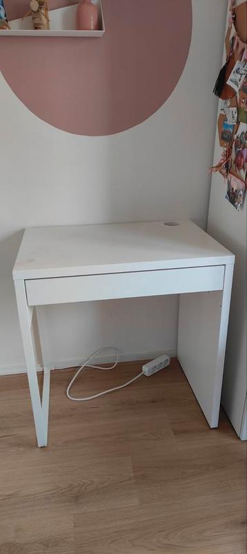 Micke Bureau, GRATIS